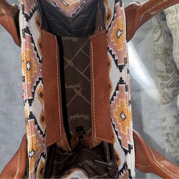 Wrangler Geometric Brown and Cream Tote - Picture 5 of 6